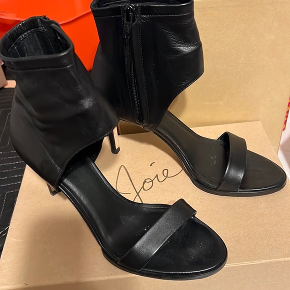 Vince leather heel with ankle zipper Made in Italy size 7 - Picture 2 of 8